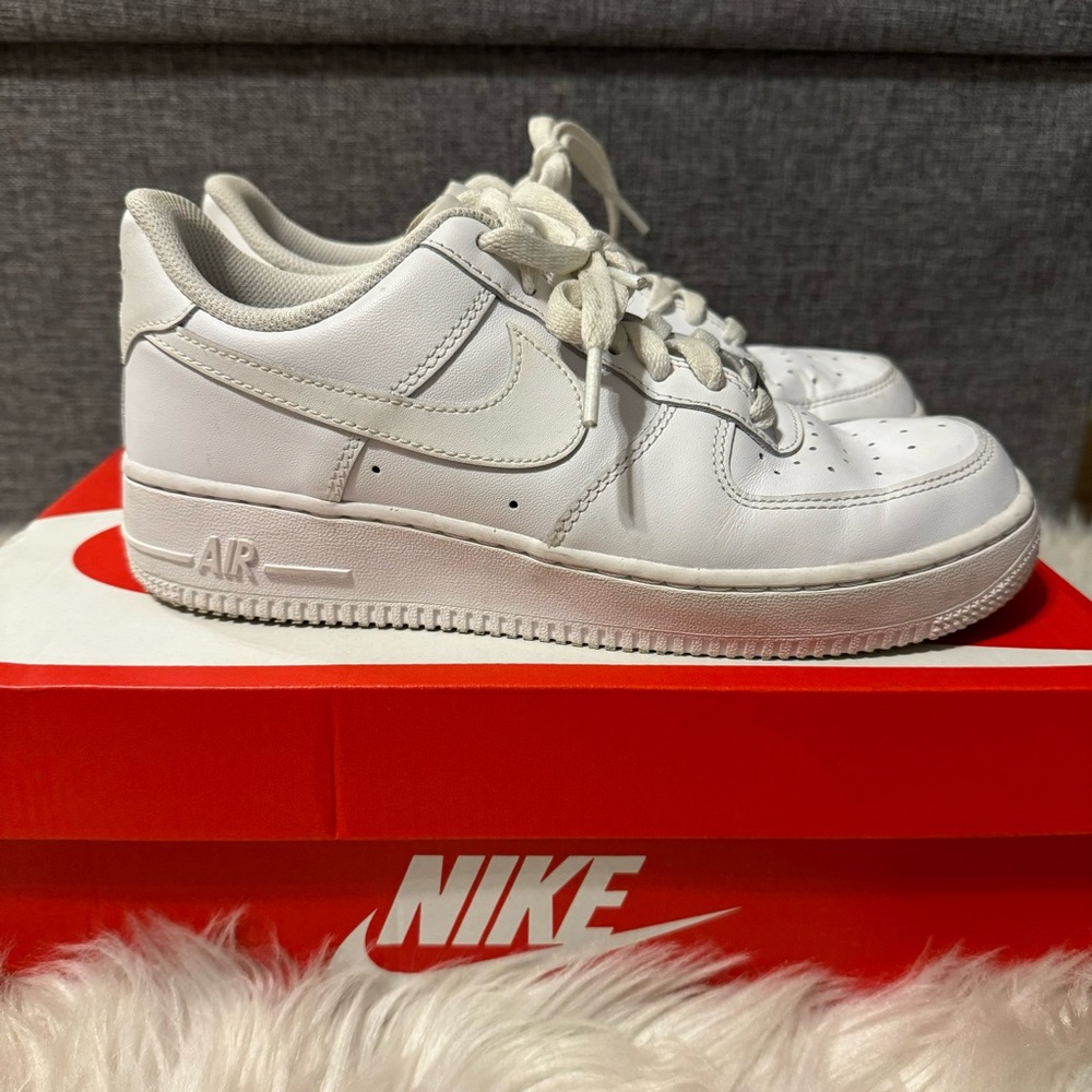 NIKE AIR FORCE ONES WOMEN WHITE-7.5